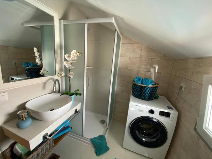 Deep Blue Apartment Porec Bagian luar foto