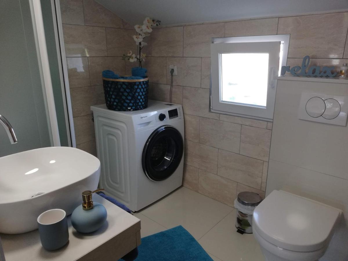 Deep Blue Apartment Porec Bagian luar foto