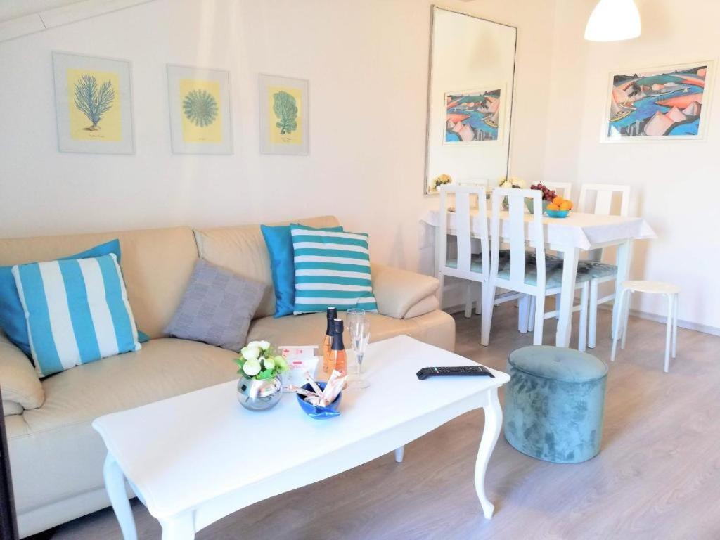 Deep Blue Apartment Porec Bagian luar foto