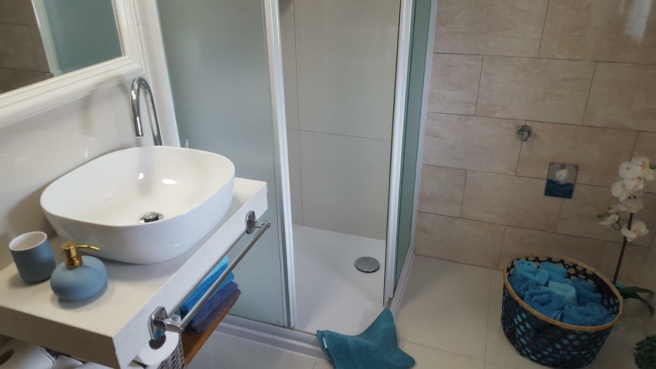 Deep Blue Apartment Porec Bagian luar foto